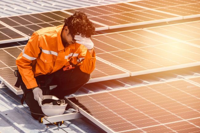 L'employeur doit évaluer les risques liés à l'exposition des travailleurs à des épisodes de chaleur intense, en intérieur ou en extérieur. © Getty Images