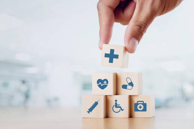 En comparaison avec 2023, l’enquête montre une légère baisse du nombre de médecins du travail et une légère hausse du nombre d’infirmiers dans les SPST en 2024. © Getty Images